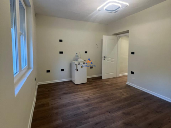 Tirane, shitet apartament 1+1+Ballkon Kati 1, 40 m² 105.000 € (21 DHJETORI (TE MOZAIKU))