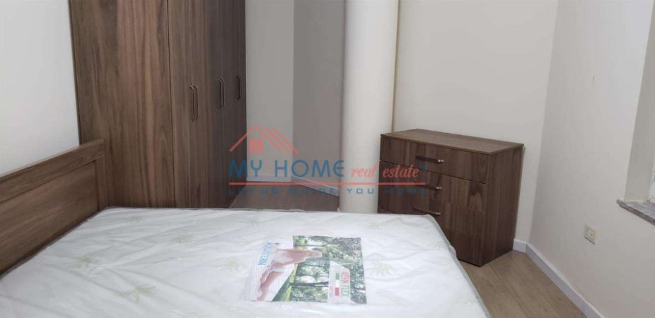 Tirane, jepet me qera apartament 2+1+Ballkon Kati 7, 99 m² 550 € (Rruga Dritan Hoxha)