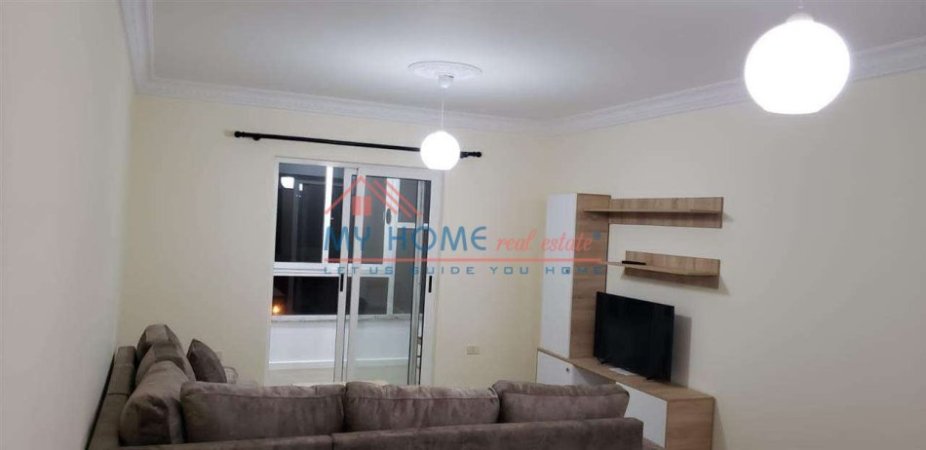 Tirane, jepet me qera apartament 2+1+Ballkon Kati 7, 99 m² 550 € (Rruga Dritan Hoxha)
