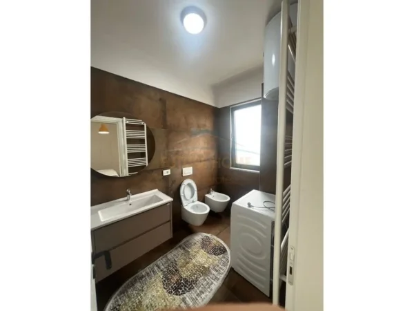 Tirane, jepet me qera apartament 2+1 Kati 3, 117 m² 800 € (DON BOSKO)