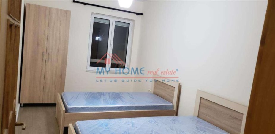 Tirane, jepet me qera apartament 2+1+Ballkon Kati 7, 99 m² 550 € (Rruga Dritan Hoxha)