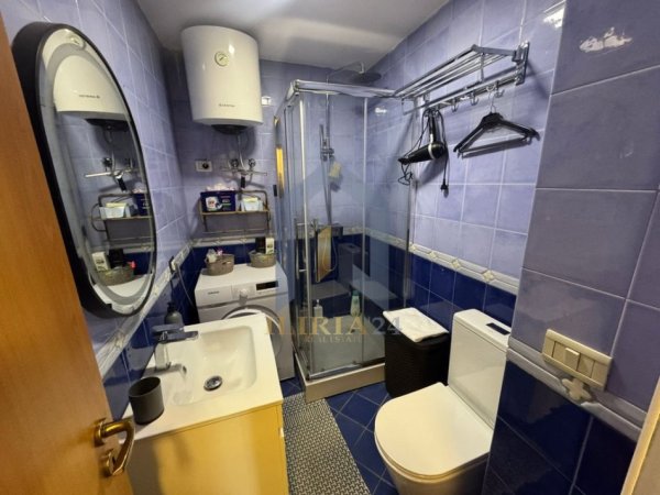 Tirane, jap me qera 2+1 Kati 5, 98 m² 800 € (9 Kateshet)