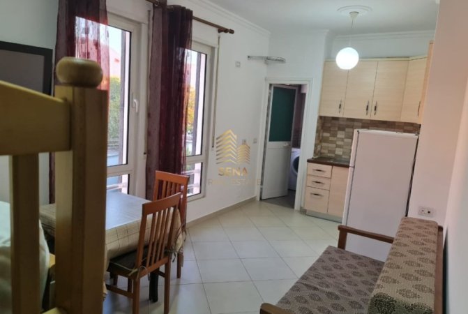Tirane, jepet me qera garsonier 1+1 Kati 5, 37 m² 380 € (Rruga Njazi Meka)