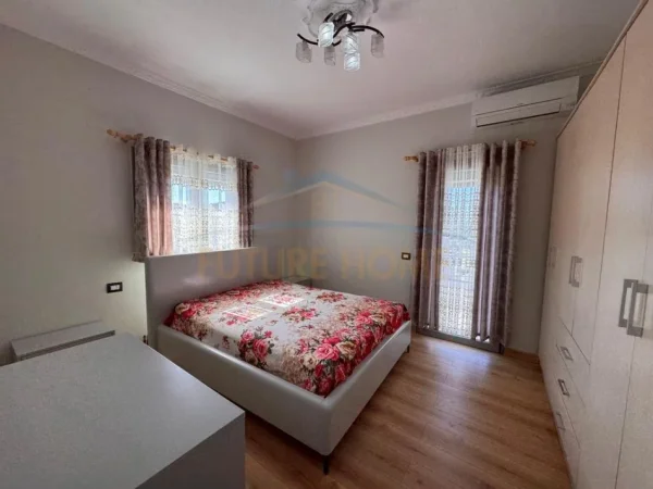 Durres, jepet me qera shtepi Kati 3, 100 m² 500 € 