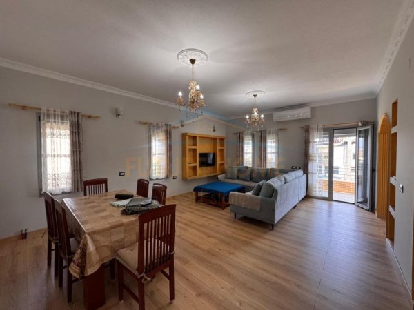 Durres, jepet me qera shtepi Kati 3, 100 m² 500 € 