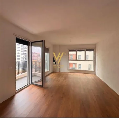 Tirane, jepet me qera zyre Kati 6, 100 m² 600 € (LAPRAKE)