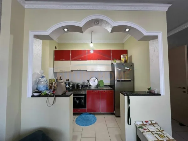 Tirane, jepet me qera apartament 2+1 Kati 6, 96 m² 590 € (Astir , Kompleksi Arlis)