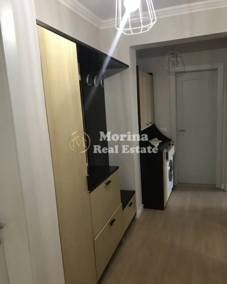 Tirane, jepet me qera apartament 3+1+Ballkon Kati 6, 126 m² 1.200 € (Sheshi Skenderbej)