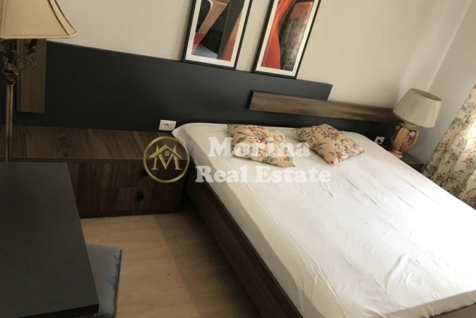 Tirane, jepet me qera apartament 3+1+Ballkon Kati 6, 126 m² 1.200 € (Sheshi Skenderbej)