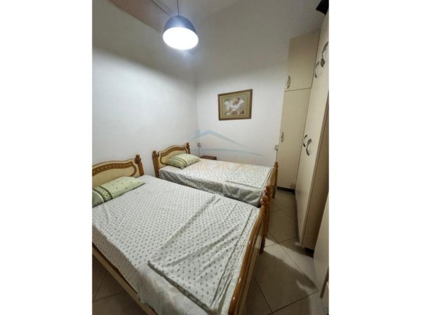 Tirane, jepet me qera apartament 1+1 Kati 0, 40 m² 300 € (FRESKU)
