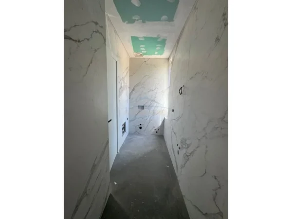 Tirane, shitet Vile 2 Katshe Kati 2, 830 m² 591.000 € (Farke)