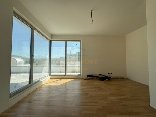 Tirane, shitet Vile 2 Katshe Kati 2, 830 m² 591.000 € (Farke)
