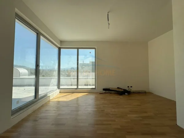 Tirane, shitet Vile 2 Katshe Kati 2, 830 m² 591.000 € (Farke)