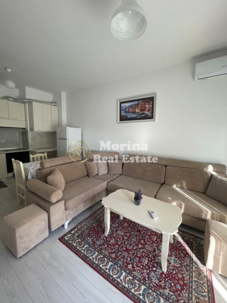 Tirane, jepet me qera apartament 3+1+Ballkon Kati 5, 100 m² 550 € (Kinostudio)