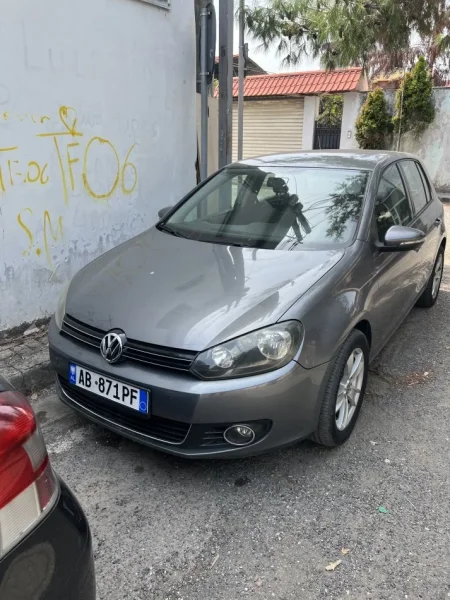 Tirane, shes makine Volkswagen Nafte, gri e erret manuale Kondicioner 240 km 5.200 €