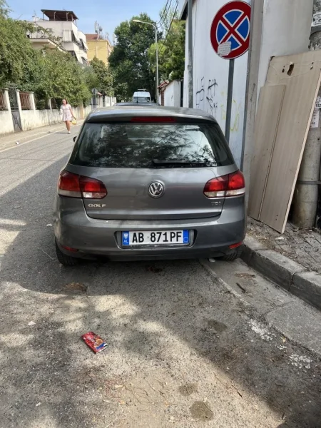 Tirane, shes makine Volkswagen Nafte, gri e erret manuale Kondicioner 240 km 5.200 €