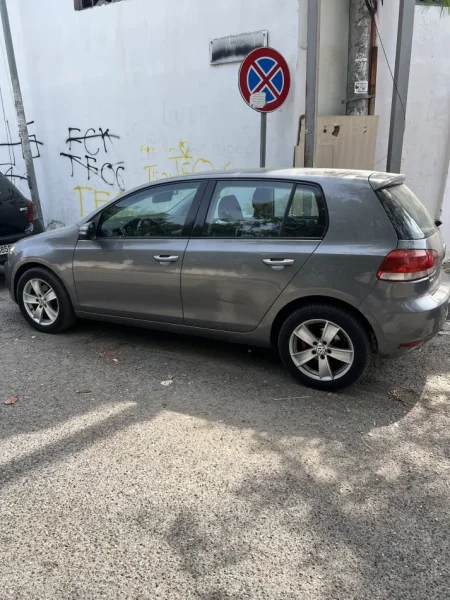 Tirane, shes makine Volkswagen Nafte, gri e erret manuale Kondicioner 240 km 5.200 €