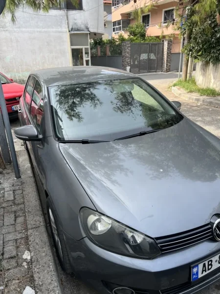 Tirane, shes makine Volkswagen Nafte, gri e erret manuale Kondicioner 240 km 5.200 €