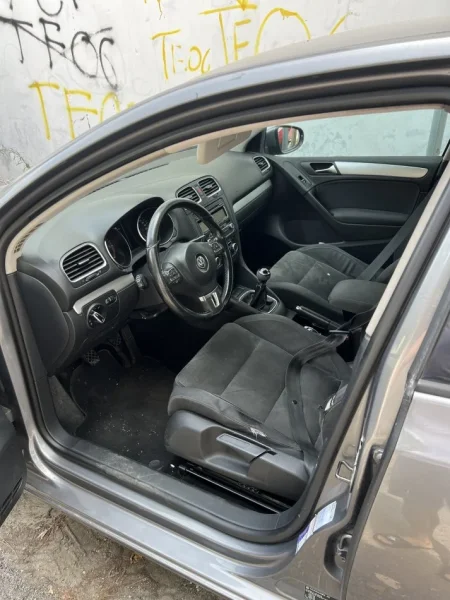 Tirane, shes makine Volkswagen Nafte, gri e erret manuale Kondicioner 240 km 5.200 €