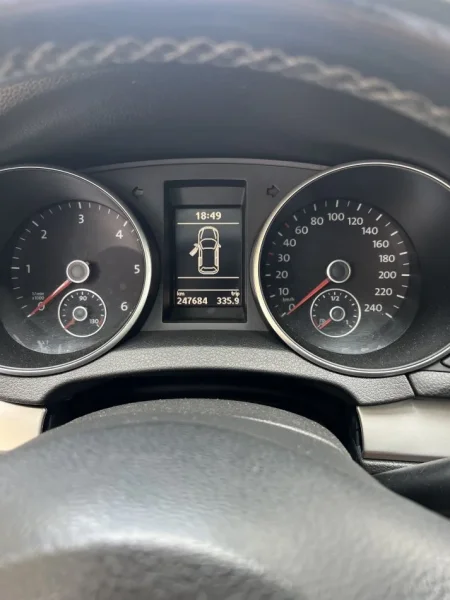 Tirane, shes makine Volkswagen Nafte, gri e erret manuale Kondicioner 240 km 5.200 €