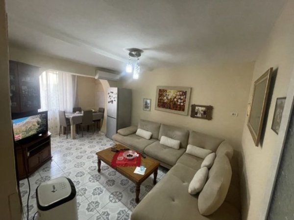 Tirane, shitet apartament 2+1+Aneks+Ballkon Kati 2, 65 m² 130.000 € (Xhamlliku)