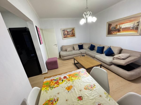 Tirane, jepet me qera apartament 1+1 Kati 1, 500 € 