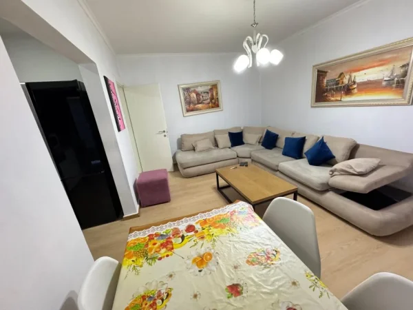 Tirane, jepet me qera apartament 1+1 Kati 1, 500 € 