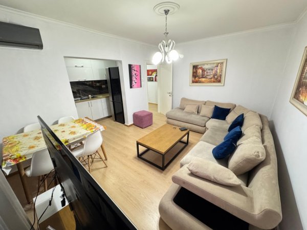 Tirane, jepet me qera apartament 1+1 Kati 1, 500 € 