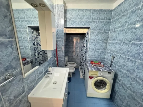 Tirane, jepet me qera apartament 1+1 Kati 1, 500 € 