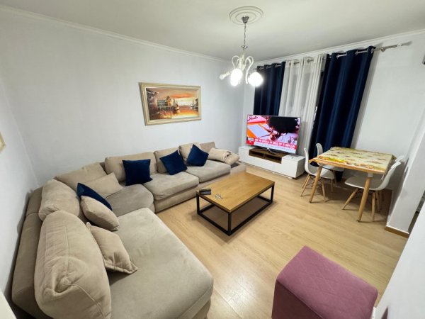 Tirane, jepet me qera apartament 1+1 Kati 1, 500 € 