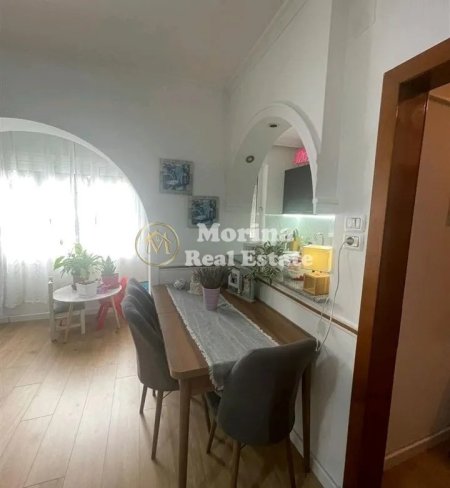 Tirane, jepet me qera apartament 1+1 Kati 4, 70 m² 500 € (Ish Restorant Durresi)