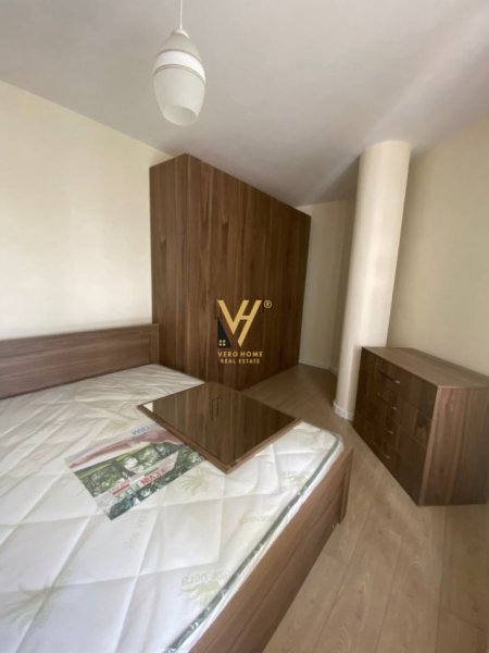 Tirane, jepet me qera apartament 2+1+Ballkon Kati 7, 105 m² 550 € (LAPRAKE)