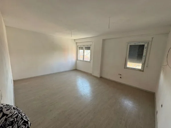 Tirane, shitet apartament 1+1 Kati 4, 65 m² 120.000 € 
