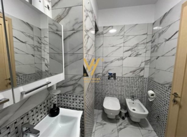 Tirane, jepet me qera apartament 2+1+Ballkon Kati 2, 95 m² 700 € (KOPSHTI BOTANIK)