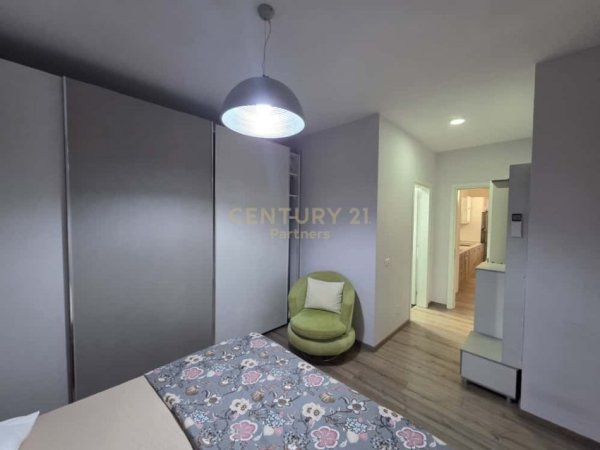 Tirane, jepet me qera apartament 2+1 Kati 10, 100 m² 800 € (TEK KOMPLEKSI PANORAMA)