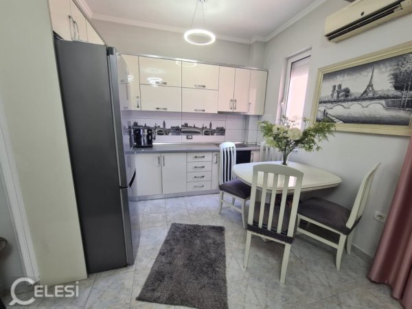 Tirane, jepet me qera apartament 1+1+Ballkon Kati 5, 65 m² 550 € (KONGRESI I MANASTIRIT)
