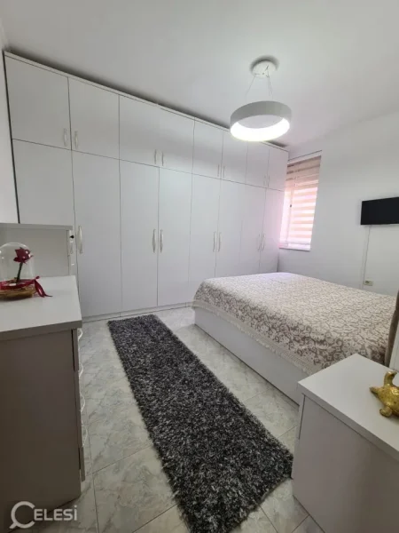 Tirane, jepet me qera apartament 1+1+Ballkon Kati 5, 65 m² 550 € (KONGRESI I MANASTIRIT)