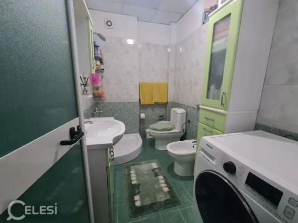 Tirane, jepet me qera apartament 1+1+Ballkon Kati 5, 65 m² 550 € (KONGRESI I MANASTIRIT)