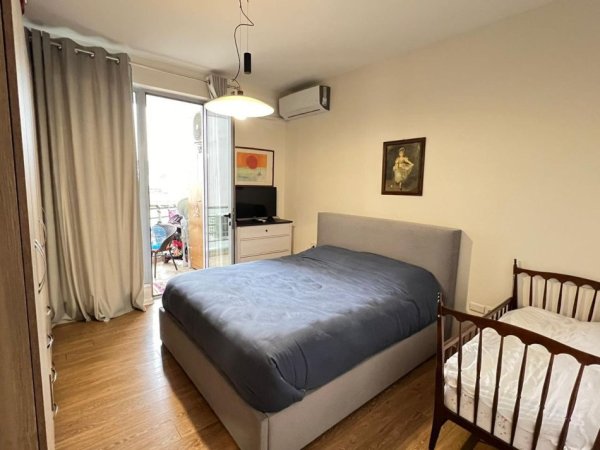 Tirane, shitet apartament 1+1+Ballkon Kati 4, 68 m² 152.000 € (Rruga e Kavajes)