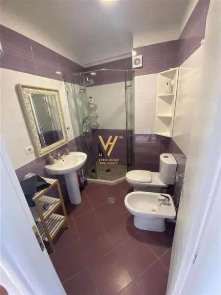 Tirane, jepet me qera apartament 2+1+Ballkon Kati 5, 114 m² 700 € (ASTIR)