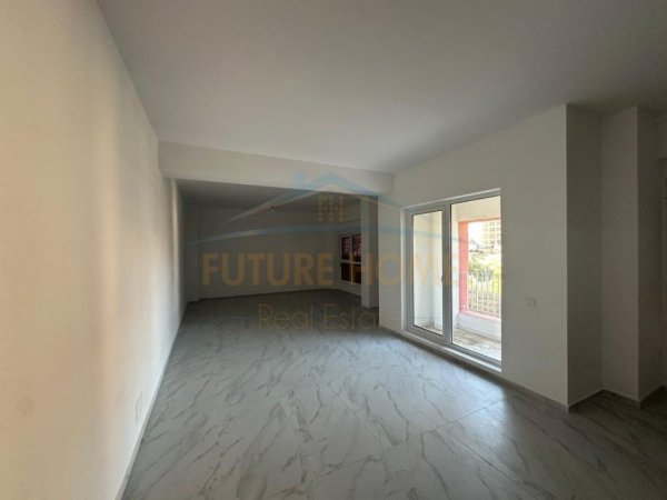 Tirane, jepet me qera ambjent biznesi Kati 0, 290 m² 2.000 € (Kaimi,Ali Demi)