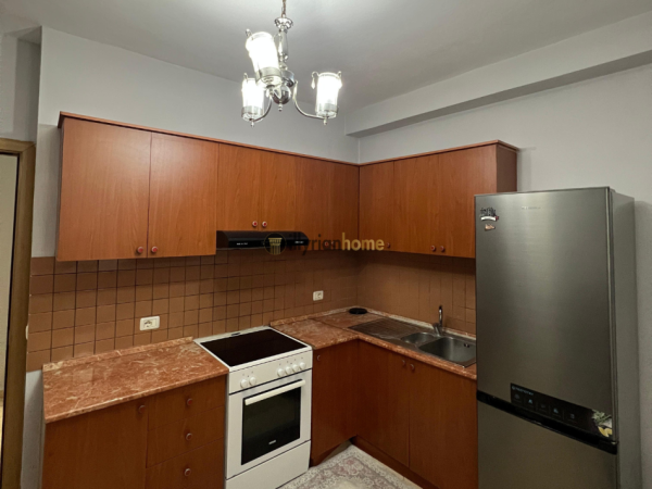 Tirane, jepet me qera apartament 1+1+Ballkon Kati 3, 400 € 