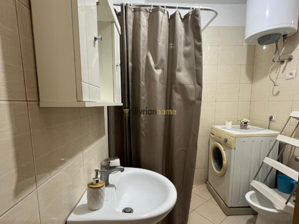 Tirane, jepet me qera apartament 1+1+Ballkon Kati 3, 400 € 