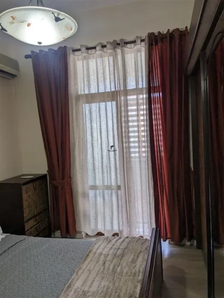 Tirane, jepet me qera apartament 2+1 Kati 3, 77 m² 600 € (GJYKATA)