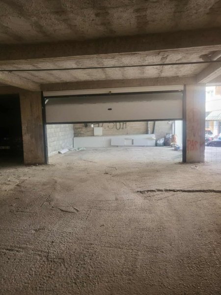 Tirane, jepet me qera apartament 2+1+Ballkon Kati 1, 110 m² 500 € (Tek Restorant Fresku)