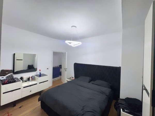 Tirane, shitet apartament 2+1 , 90 m² 155.000 € (Prane Universitetit Europian)