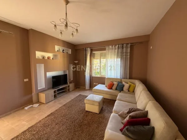 Tirane, jepet me qera apartament 2+1 Kati 2, 104 m² 650 € (Liqeni i Thatë)