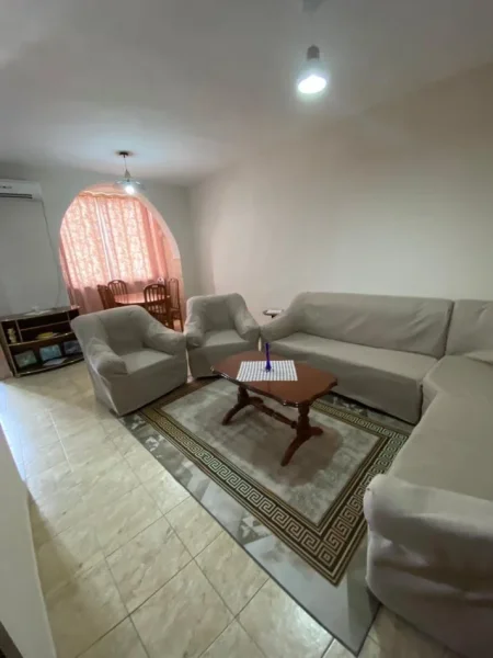 Tirane, jepet me qera apartament 2+1 Kati 5, 100 m² 650 € (Rruga Elbasanit)