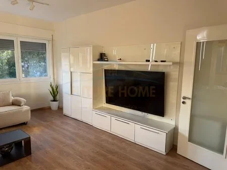 Tirane, jepet me qera apartament 2+1 Kati 4, 110 m² 900 € 