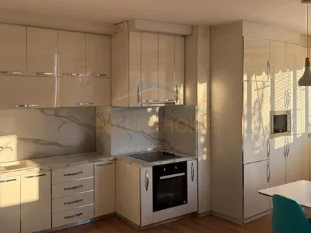 Tirane, jepet me qera apartament 2+1 Kati 4, 110 m² 900 € 